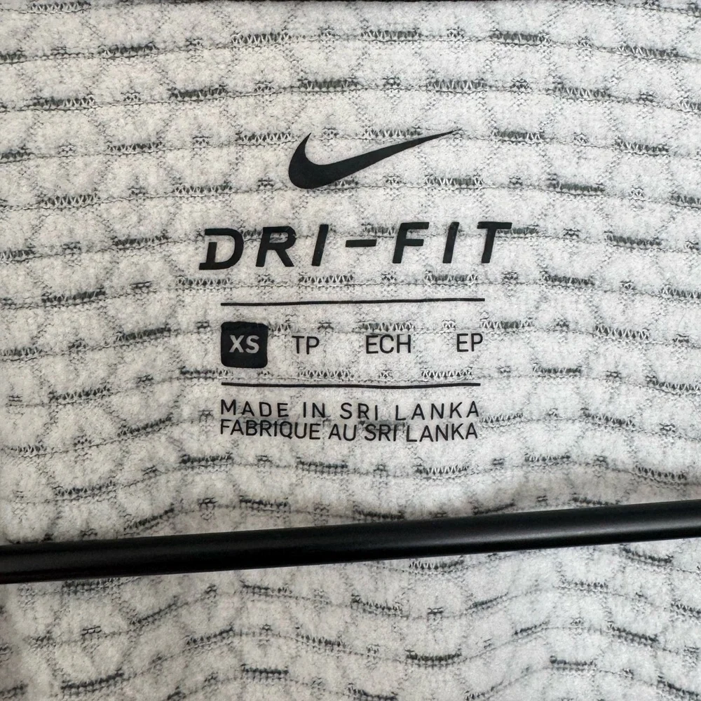 Nike Therma Sphere Long‎ Sleeve Top Size XS Performance Activewear Gray